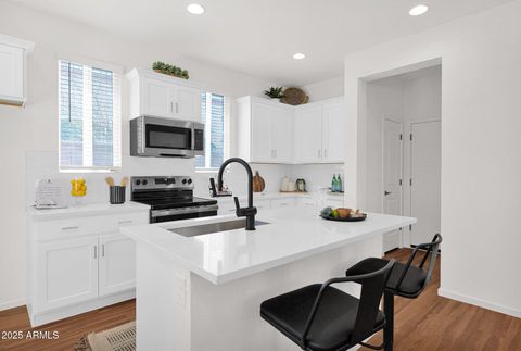 Photo of 16875 N 12th Street #18, Phoenix, AZ 85022 (MLS # 6913929)