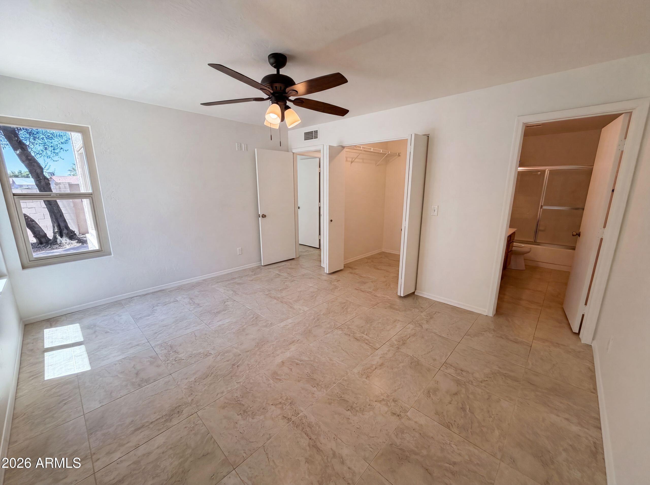 1111 W SUMMIT Place 28