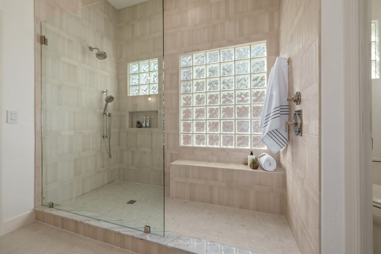 7152 E Night Glow Circle