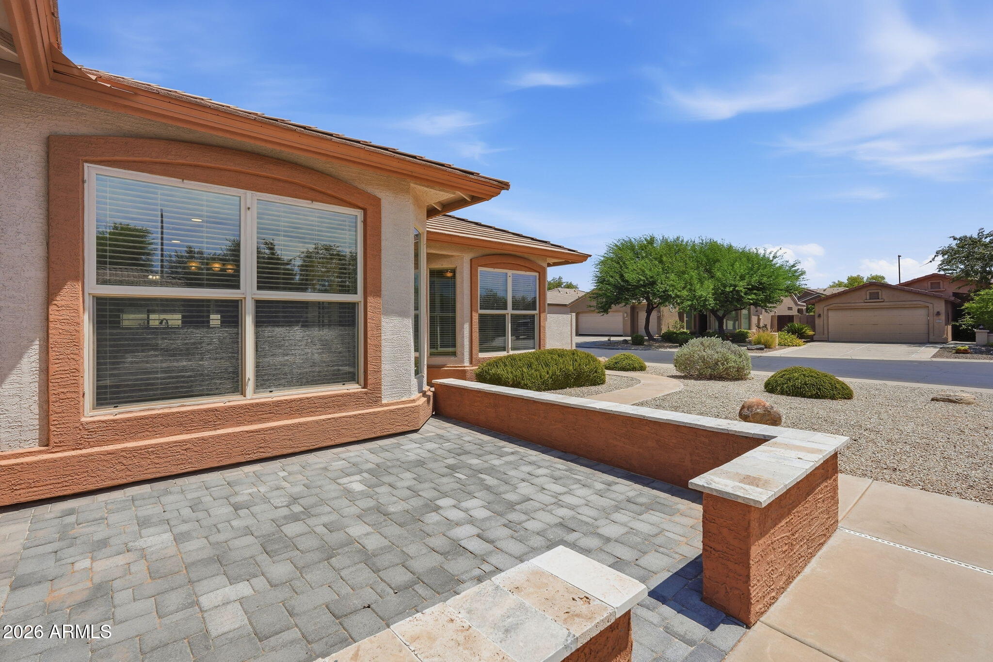 3220 E GLENEAGLE Drive