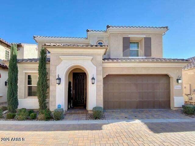 1949 W YELLOWSTONE Way