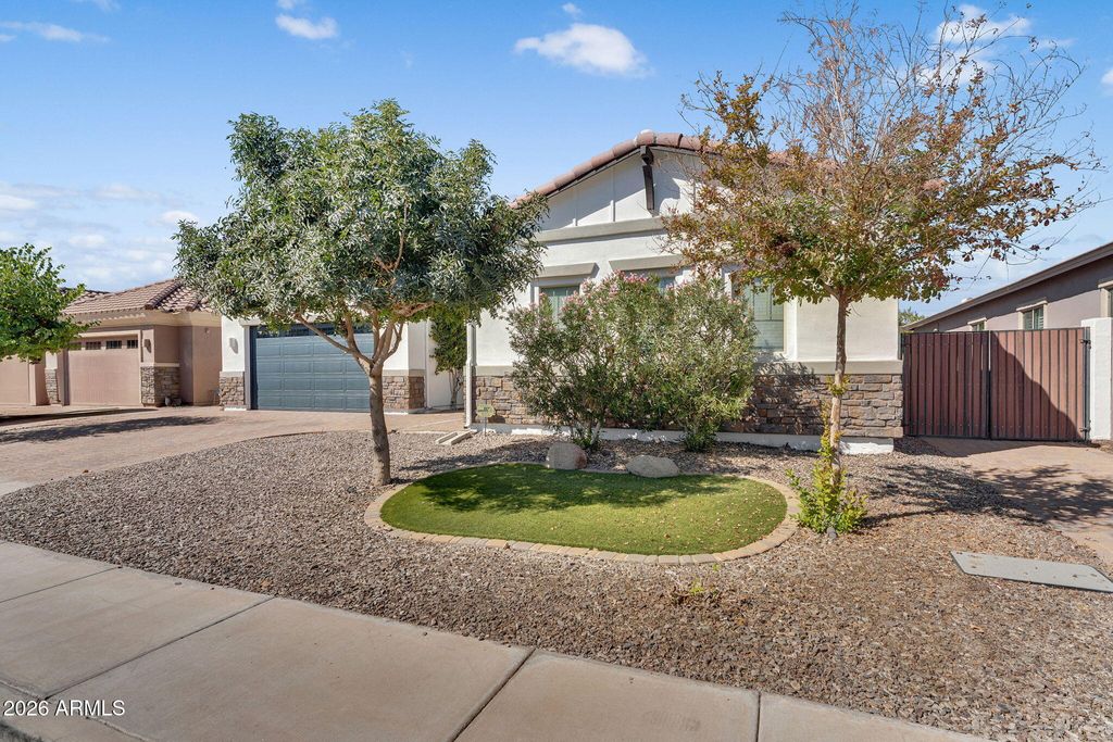 Photo of 3200 S Pinnacle Drive, Chandler, AZ 85286 (MLS # 6982920)