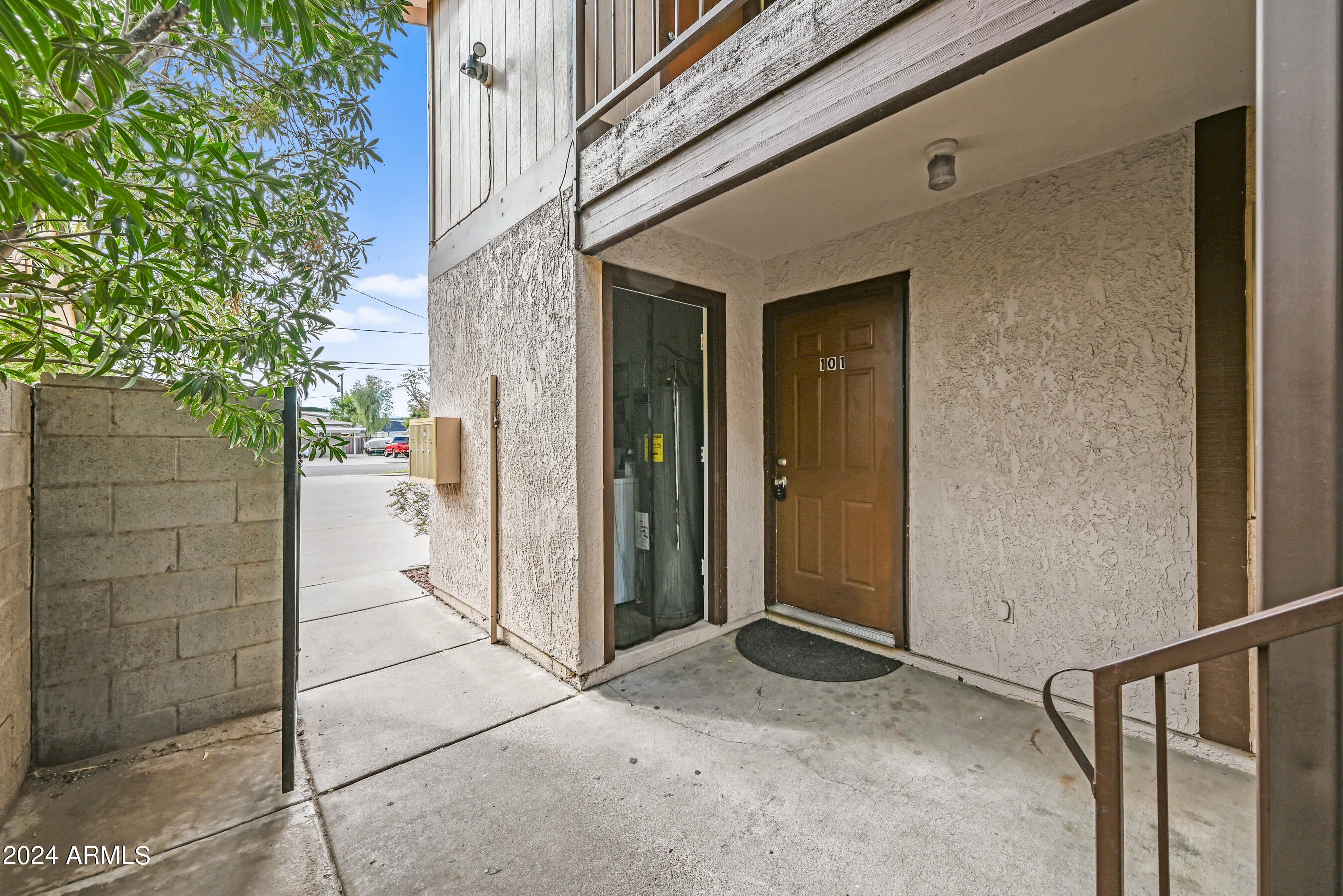436 W Clark Street Apt 101