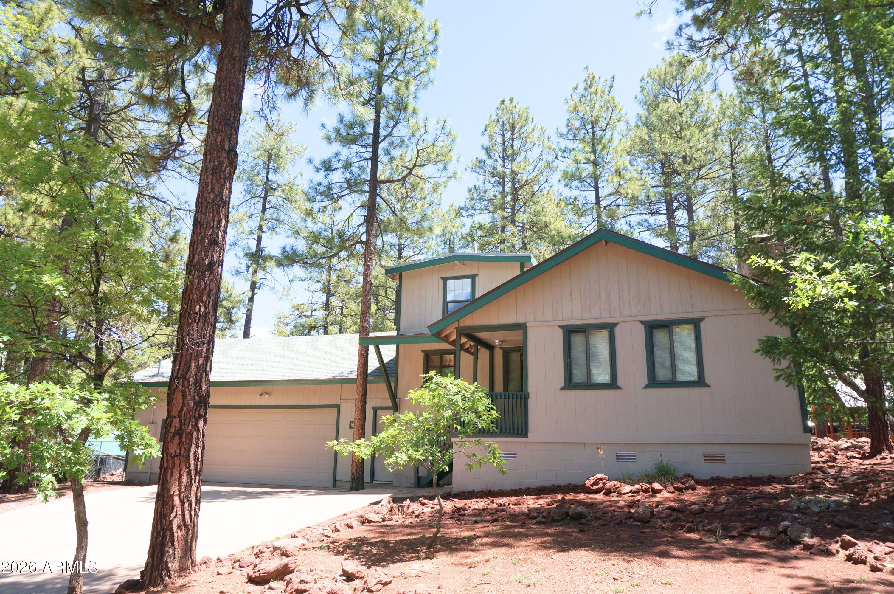 2843 S COUGAR Lane