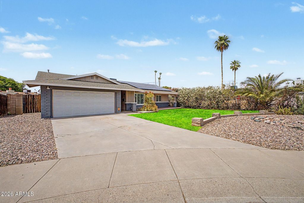 Photo of 1951 E Oxford Drive, Tempe, AZ 85283 (MLS # 7014110)