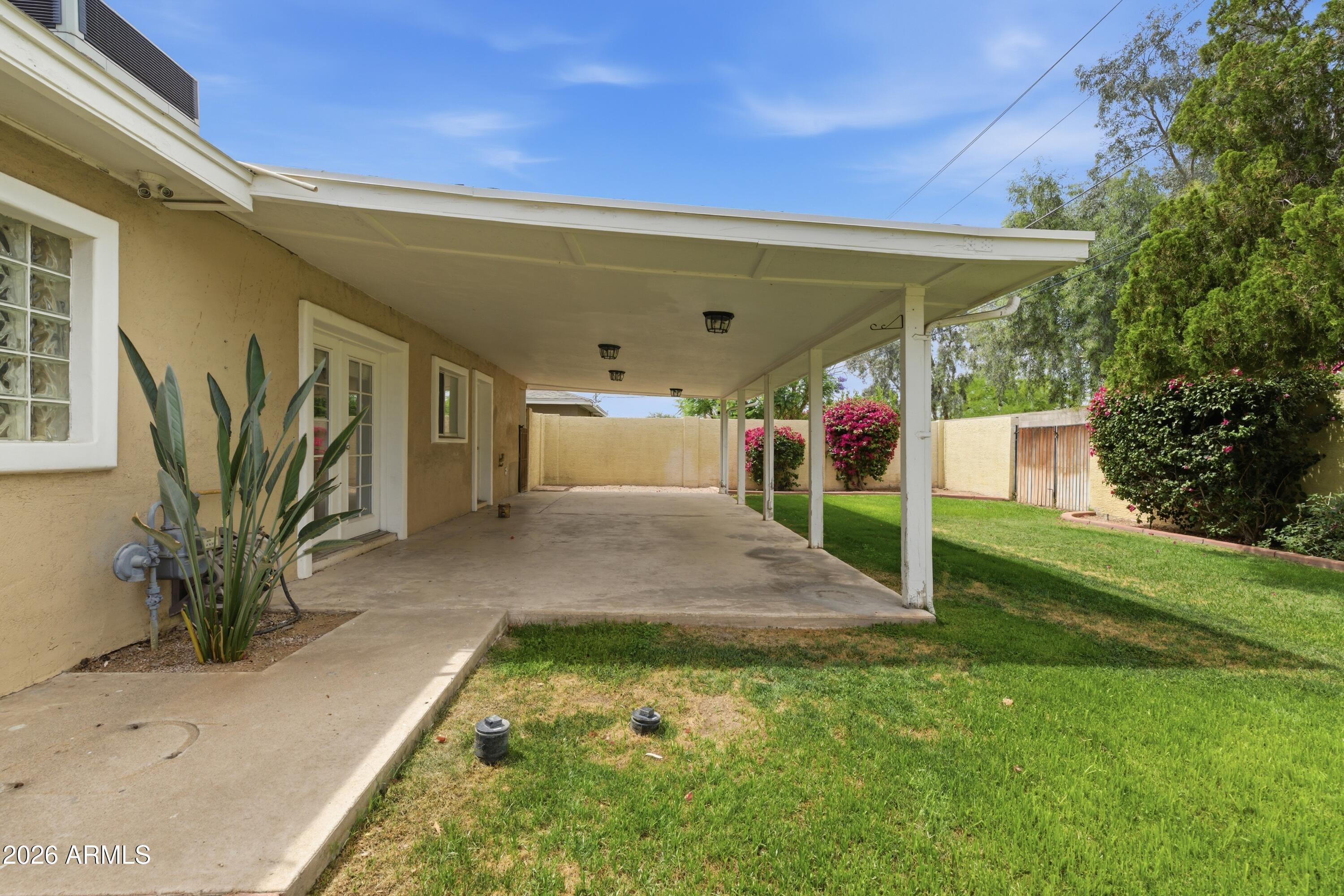 1924 E COOLIDGE Street