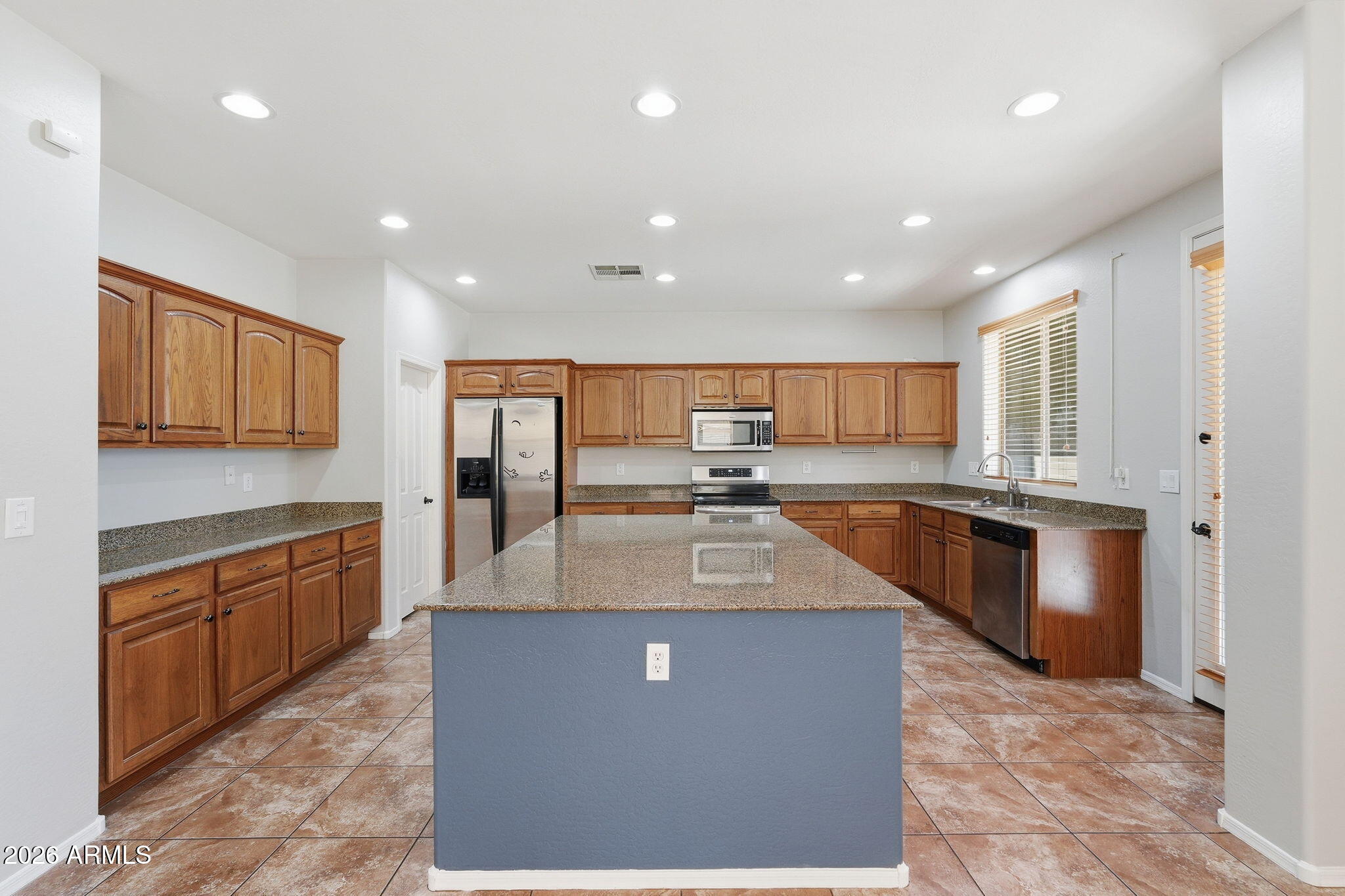 3246 E CARLA VISTA Drive