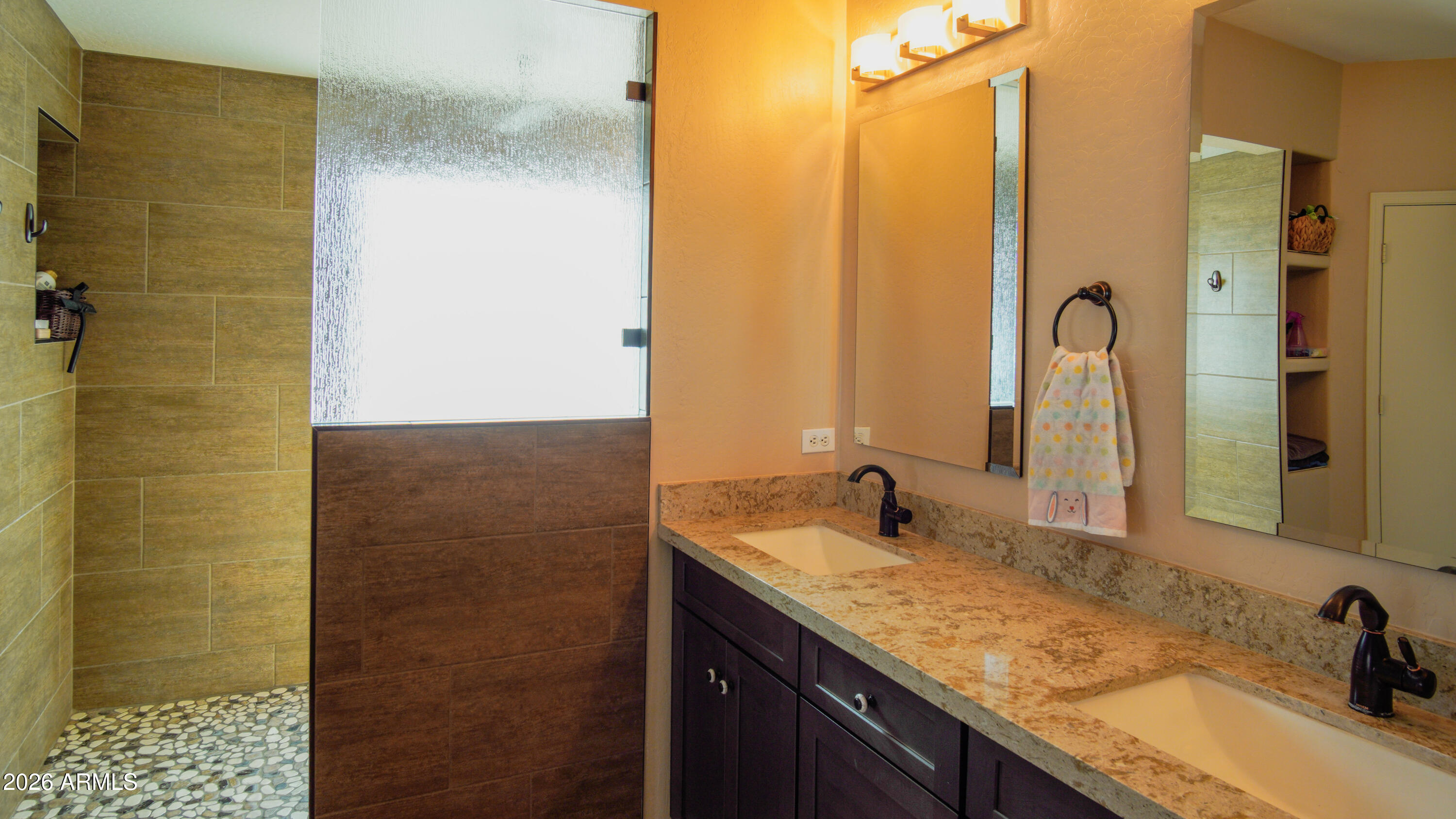 QUEENLAND MANOR PHASE 2 - Residential