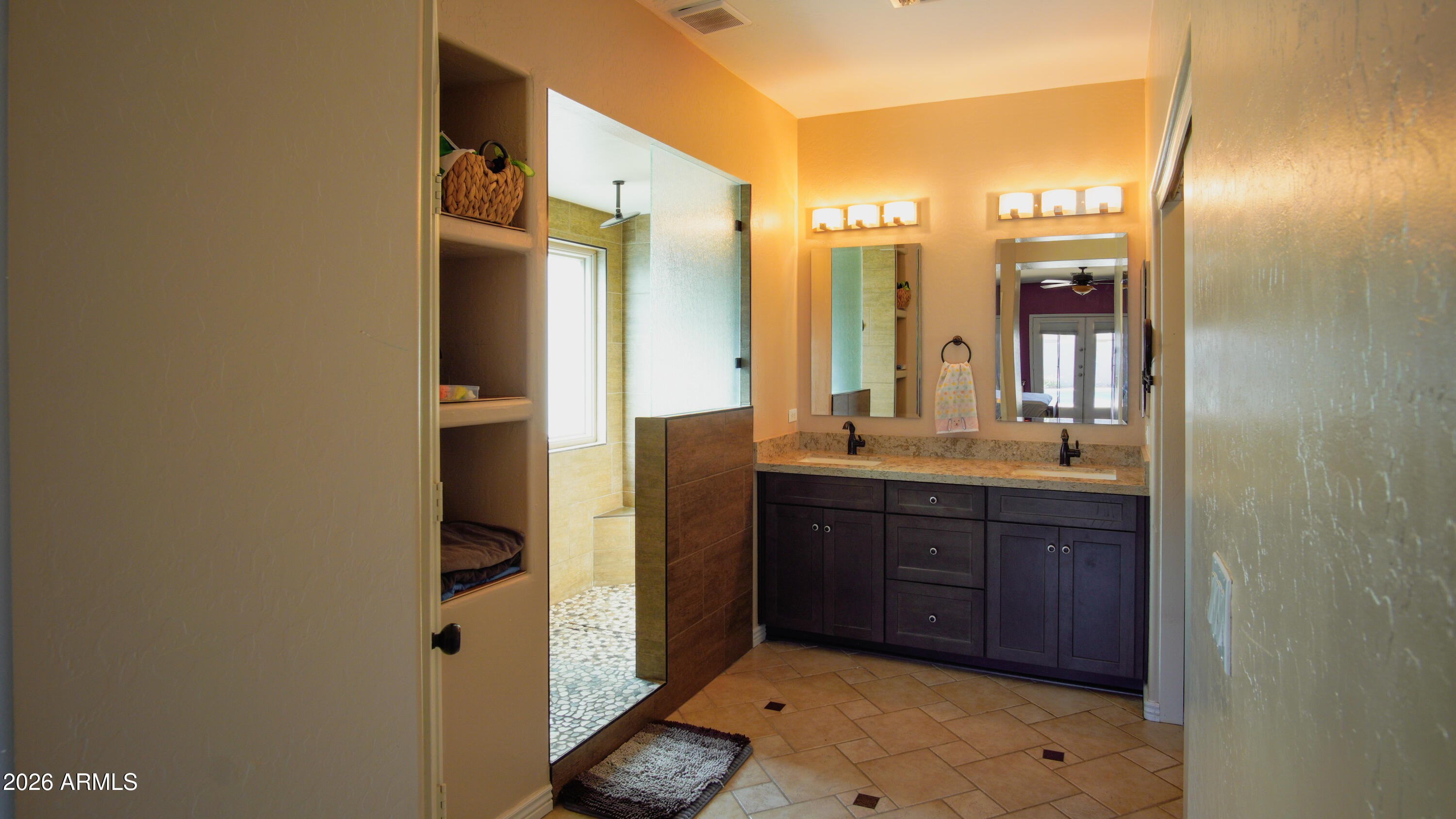 QUEENLAND MANOR PHASE 2 - Residential