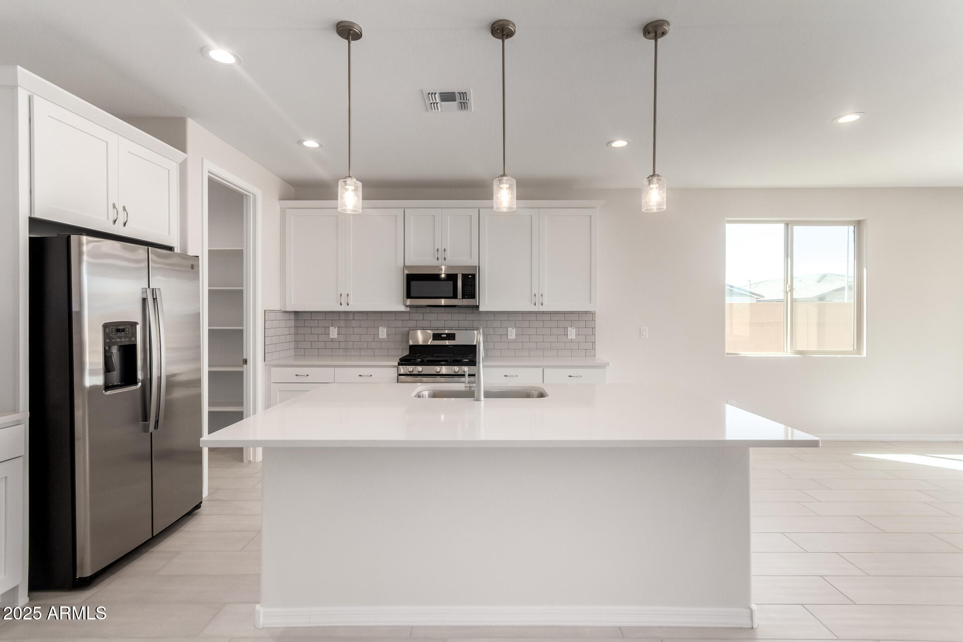 5036 W ROUNDHOUSE Road