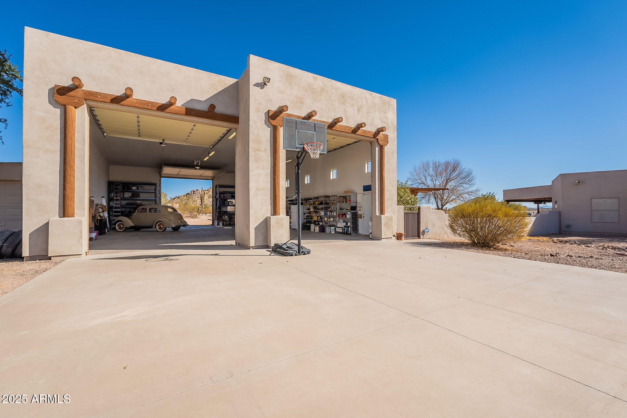 11497 N SOMBRA DEL MONTE Road