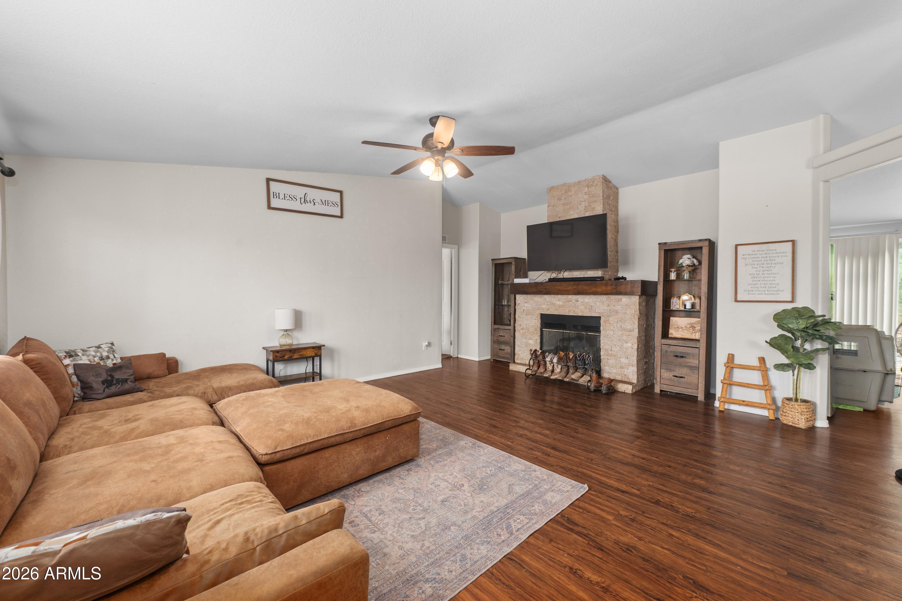 730 W MCKELLIPS Boulevard
