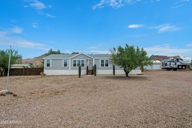 730 W MCKELLIPS Boulevard