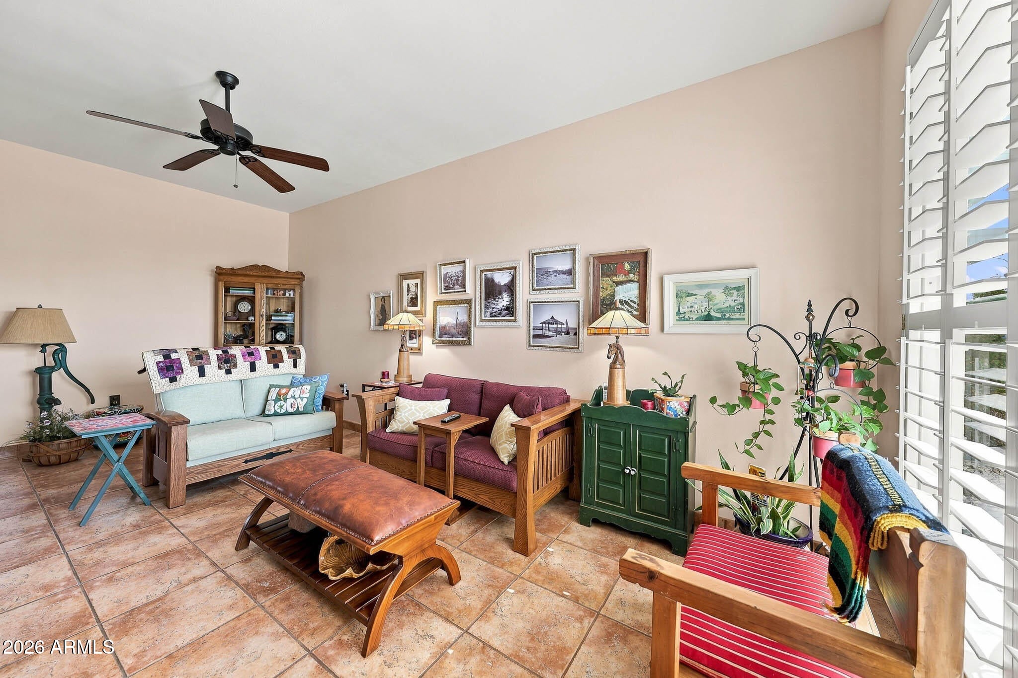10022 W LANCASTER Drive