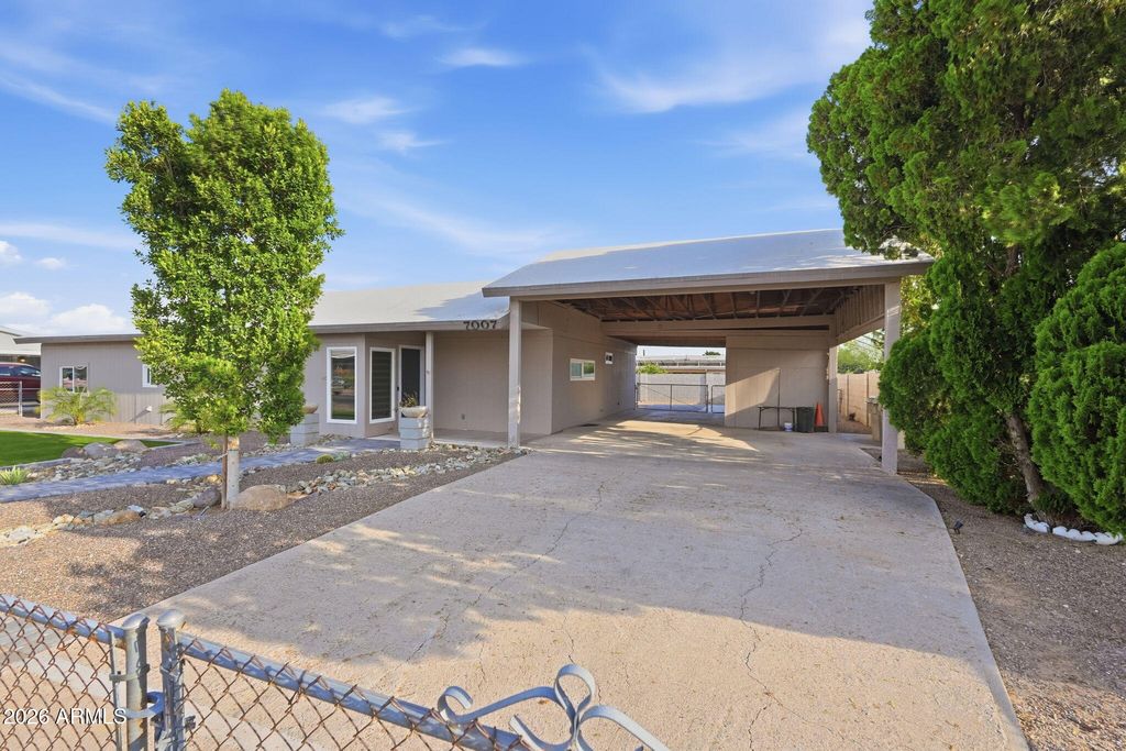 Photo of 7007 W Wanda Lynn Lane, Peoria, AZ 85382 (MLS # 7025465)