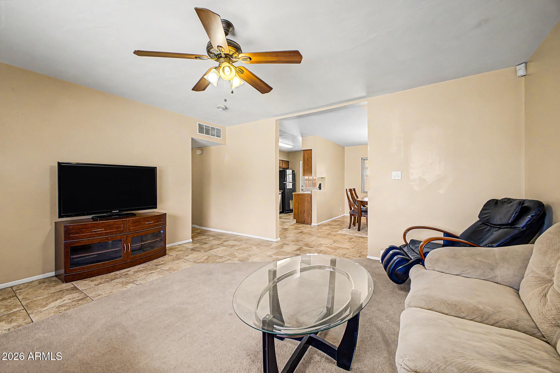 657 W LINDA Lane