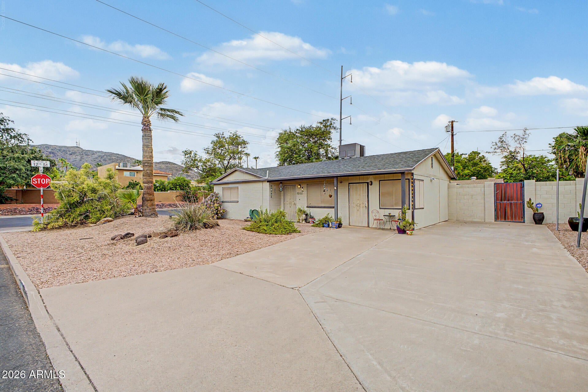 1202 E BECKER Lane