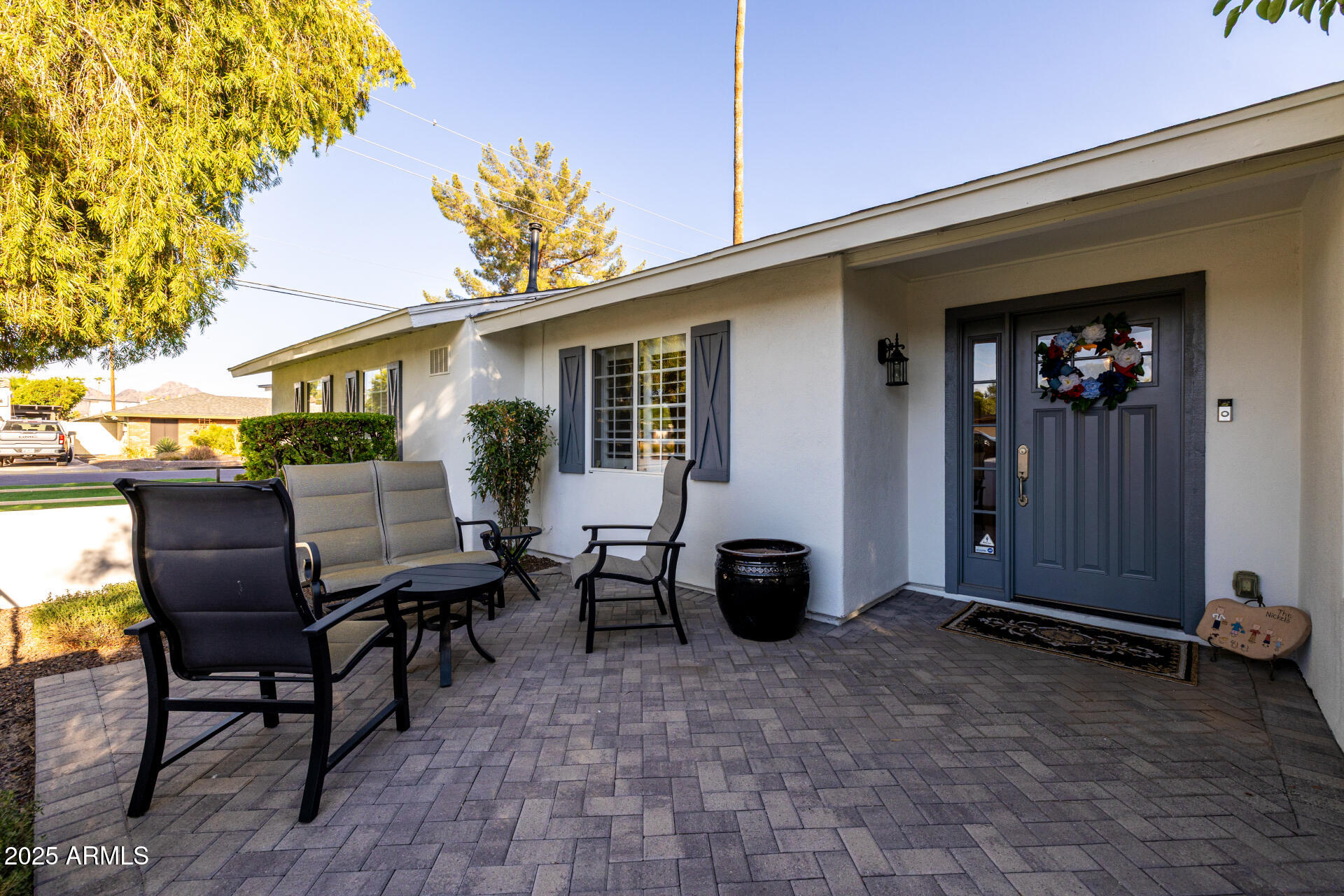303 W LOMA Lane