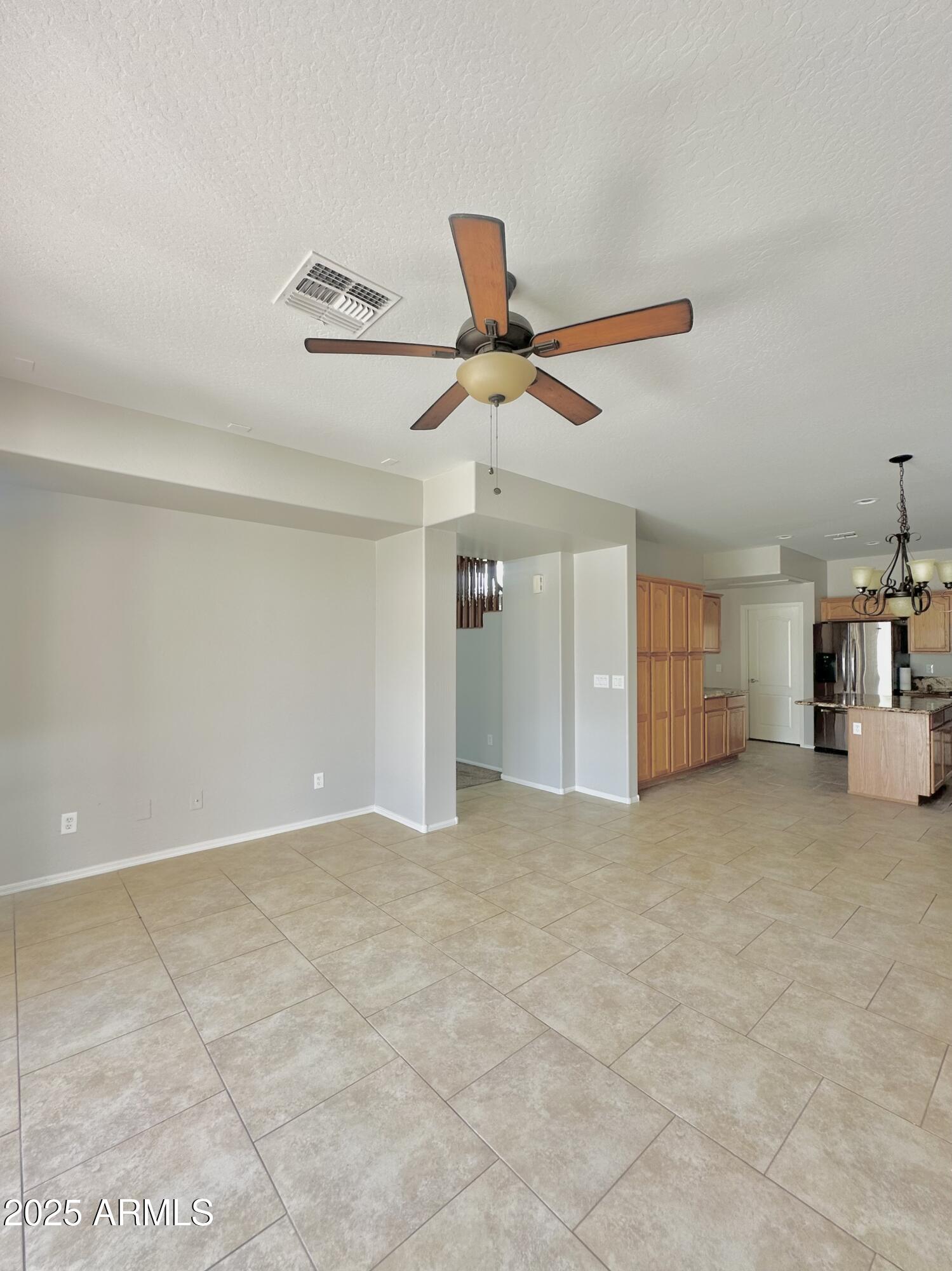 Search Homes 4 7117 W GLOBE Avenue