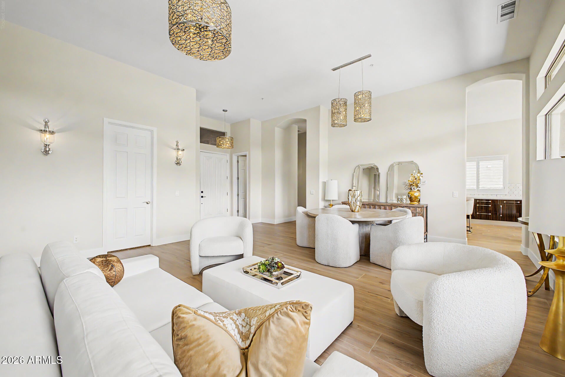 6005 E SMOKEHOUSE Trail