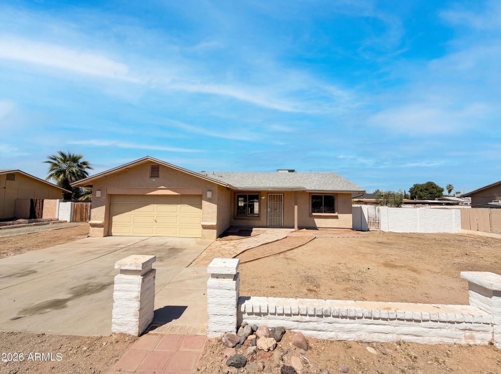 Photo of 13138 W Sierra Vista Drive, Glendale, AZ 85307 (MLS # 7011525)