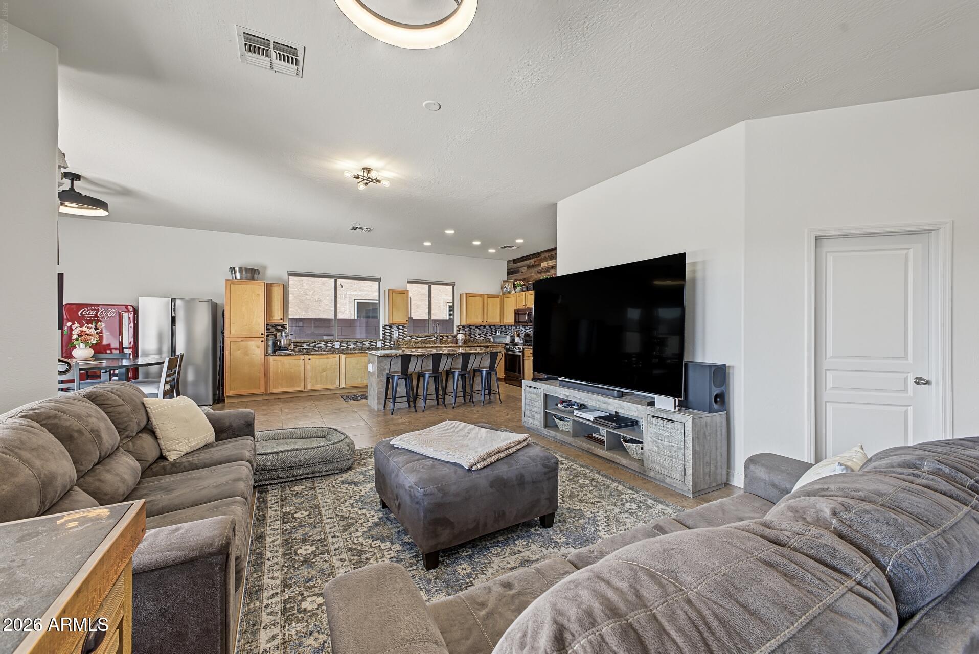2757 W VIA CALABRIA Way