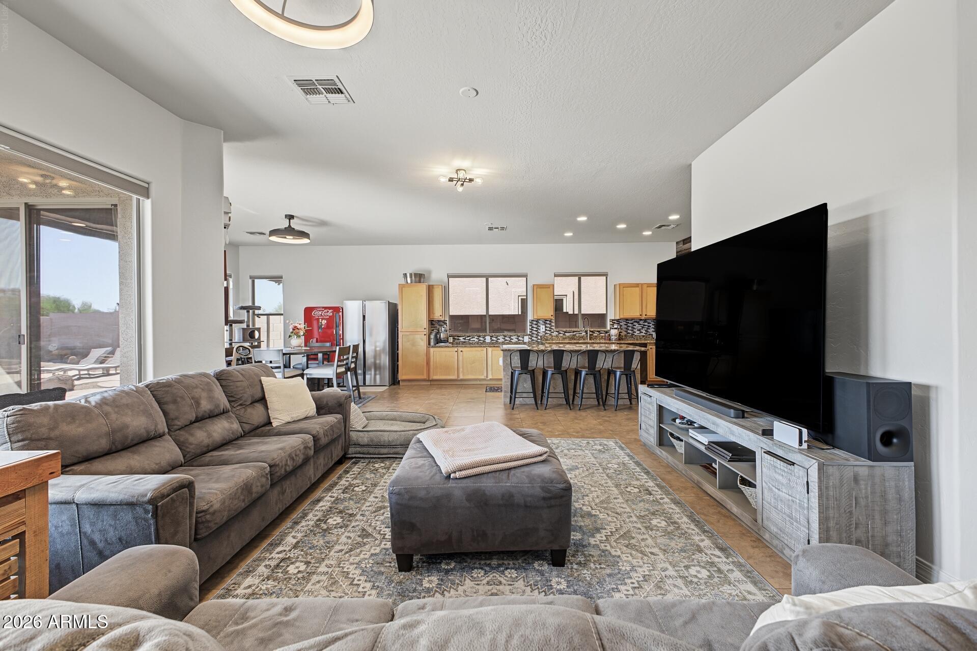 2757 W VIA CALABRIA Way