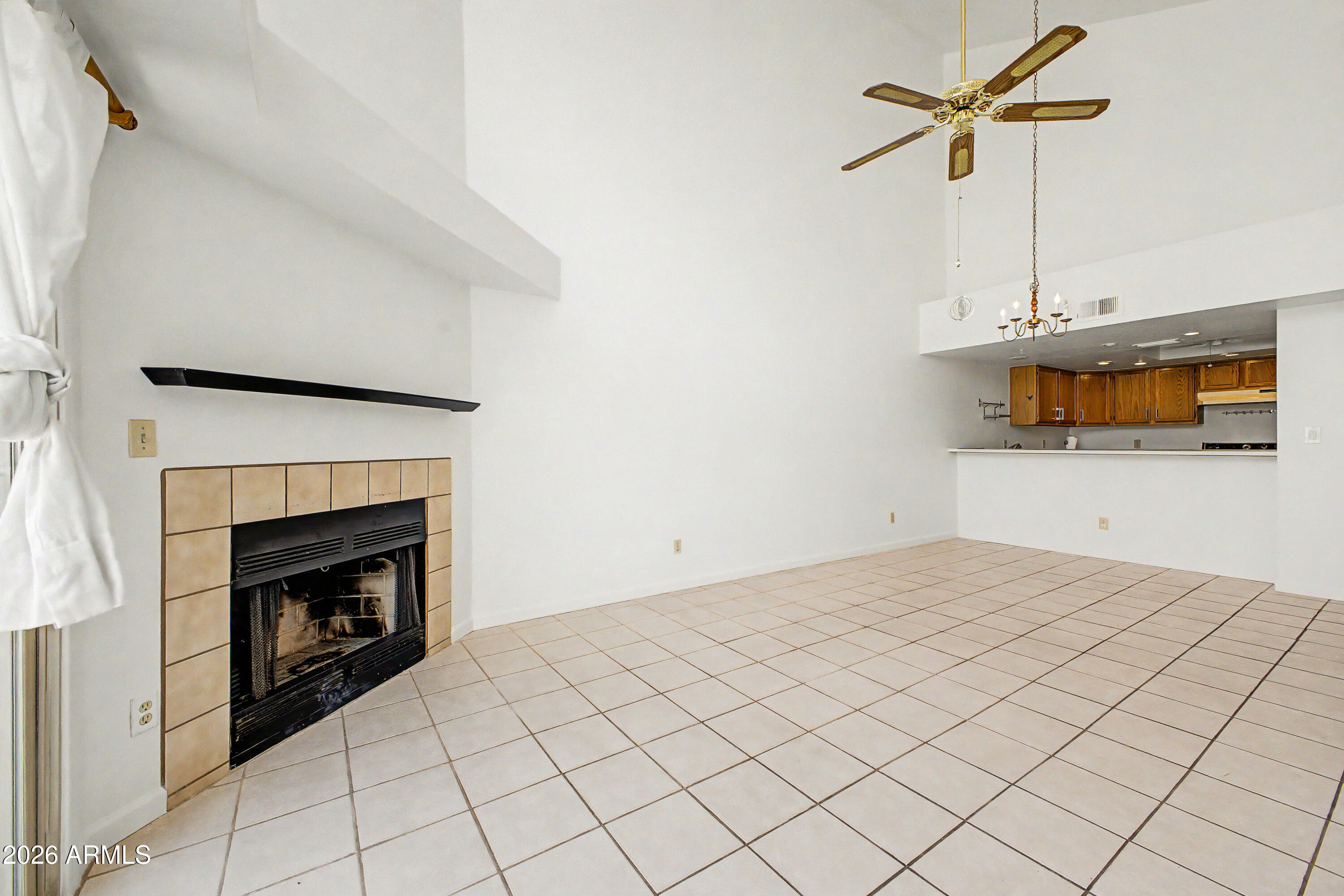 2019 W LEMON TREE Place 1145