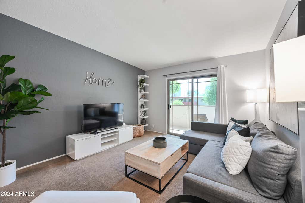 Photo of 357 E Thomas Road #A208, Phoenix, AZ 85012 (MLS # 7056447)