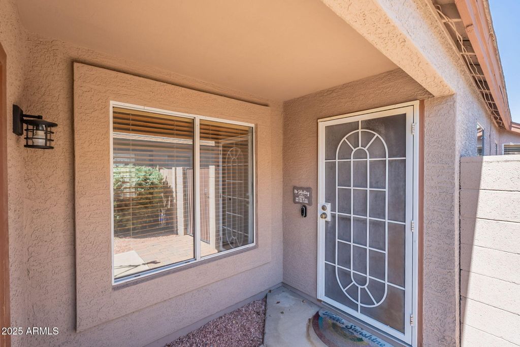 Photo of 4018 W Fallen Leaf Lane, Glendale, AZ 85310 (MLS # 6926915)
