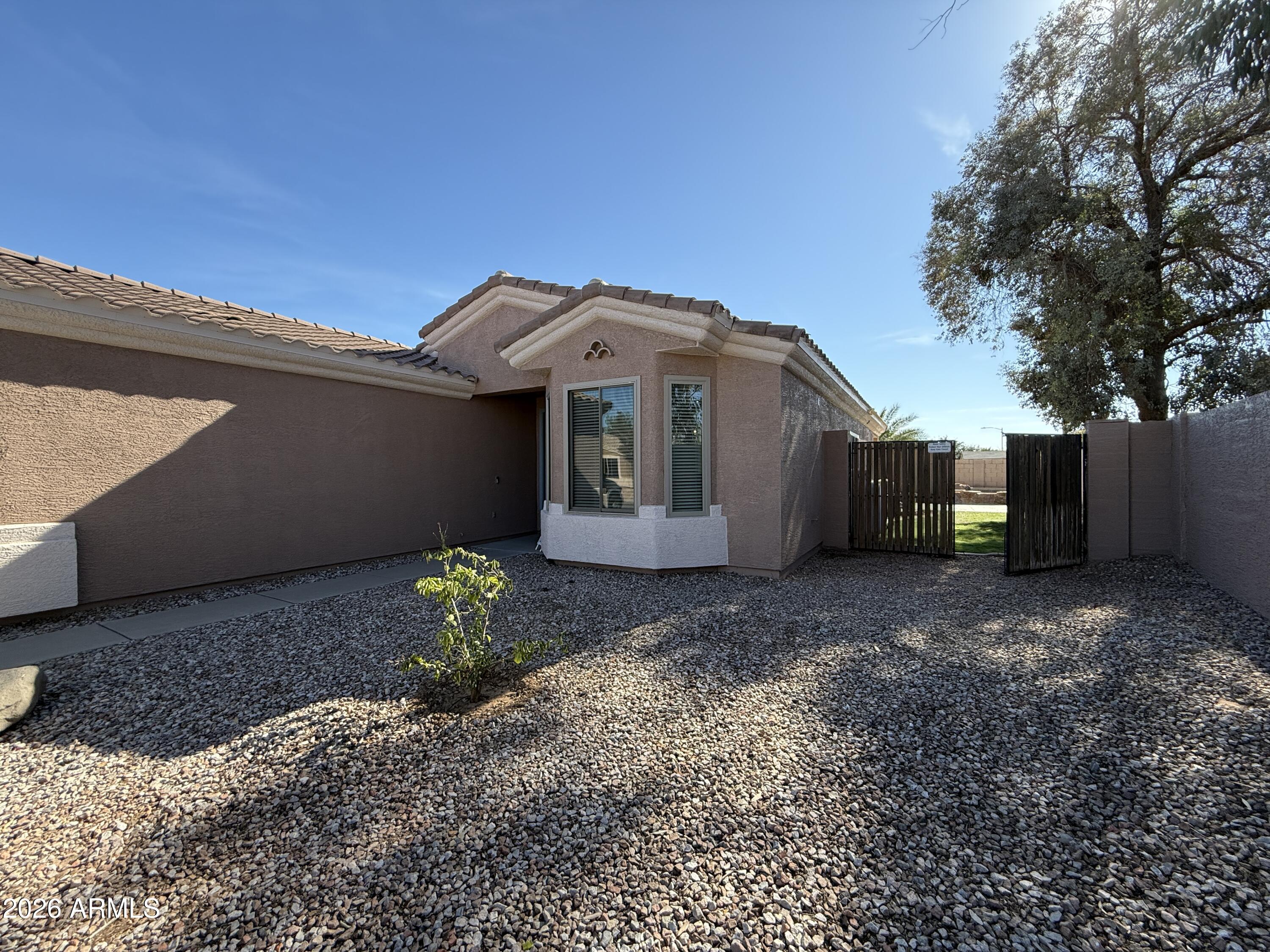 15263 W COUNTRY GABLES Drive