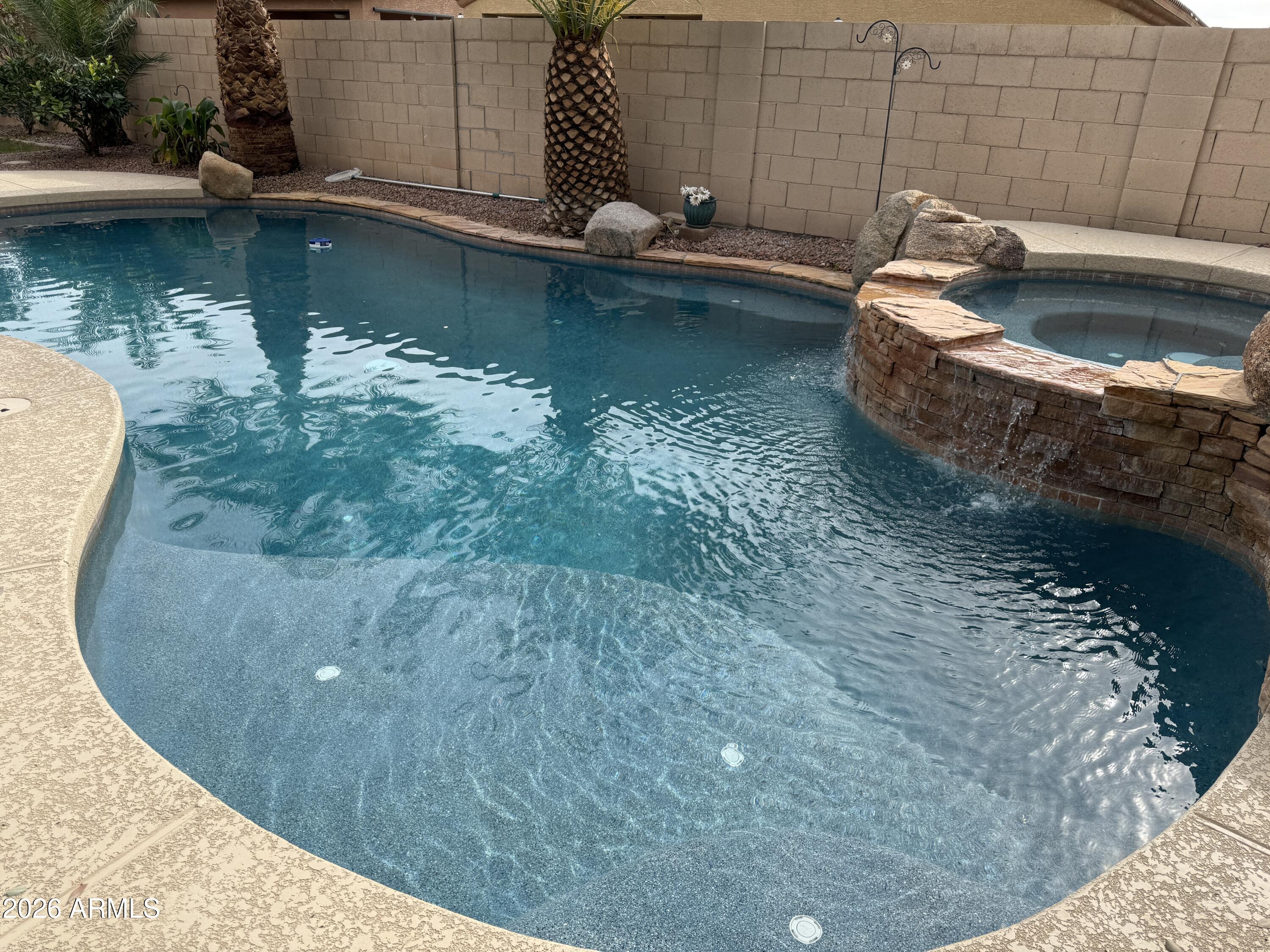 15263 W COUNTRY GABLES Drive