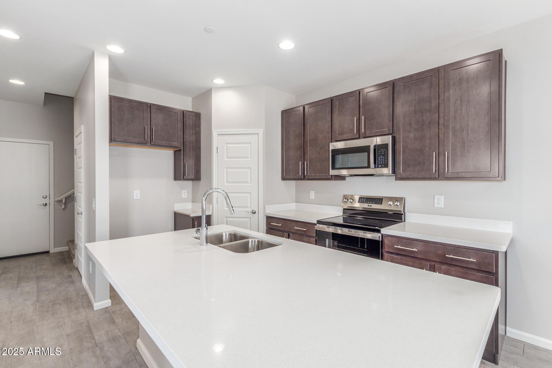 733 E Commonwealth Avenue 29