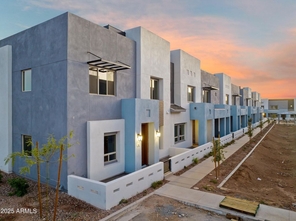 Photo of 733 E Commonwealth Avenue #29, Chandler, AZ 85225 (MLS # 6912081)