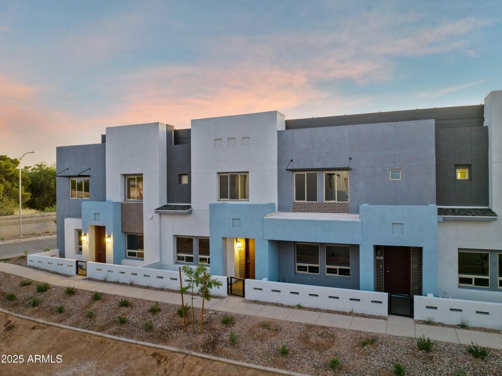Photo of 733 E Commonwealth Avenue #29, Chandler, AZ 85225 (MLS # 6912081)