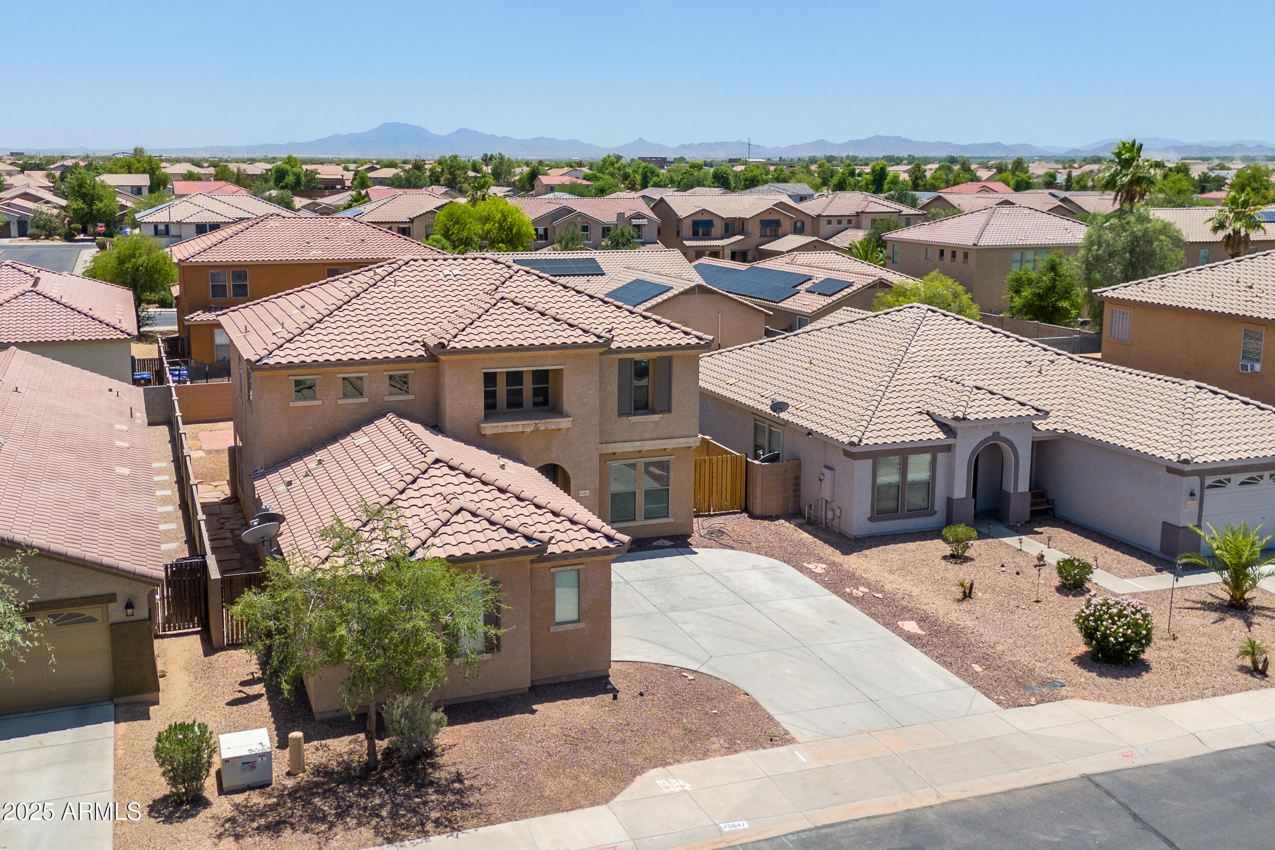 45647 W Starlight Drive