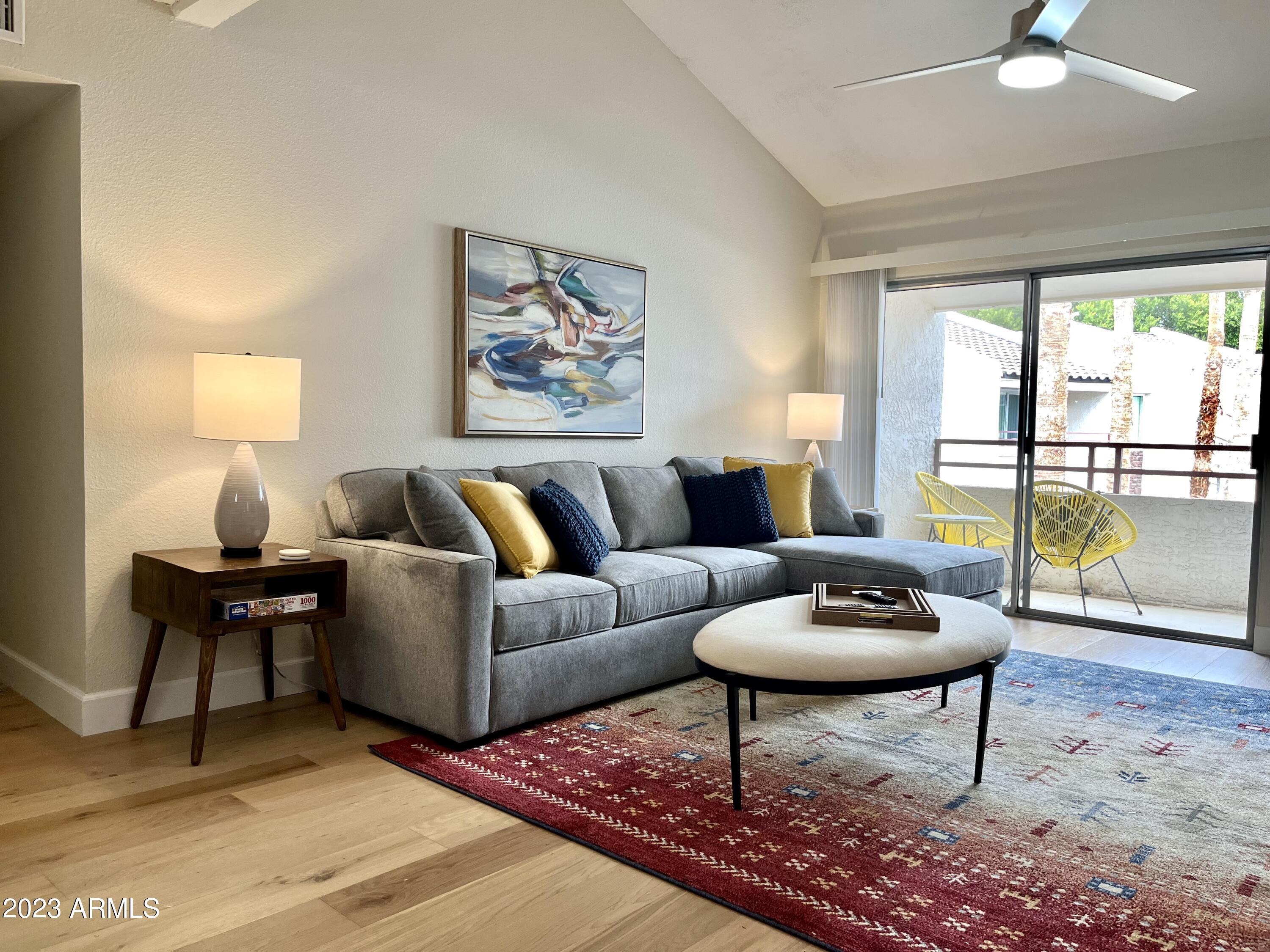 7350 N VIA PASEO DEL SUR -- M206