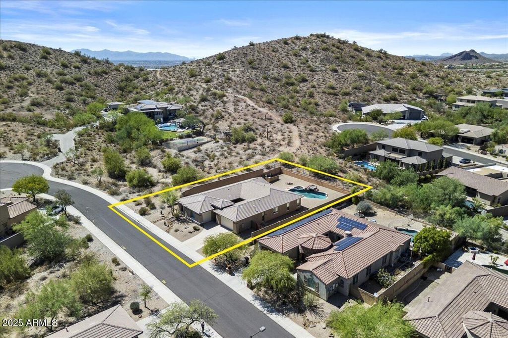 Photo of 8666 W Lariat Lane, Peoria, AZ 85383 (MLS # 6921907)