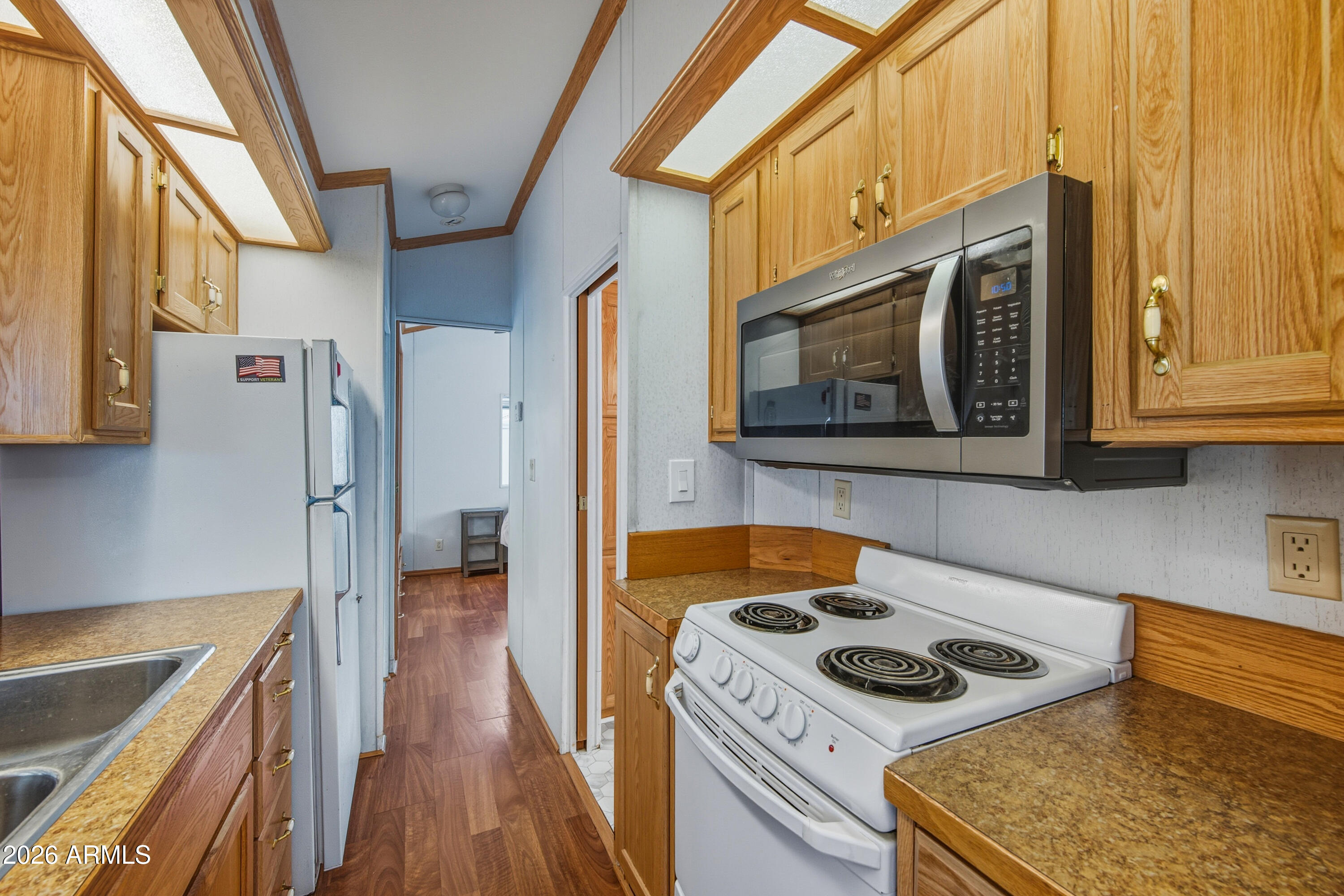 102 E BARREL CACTUS Lane