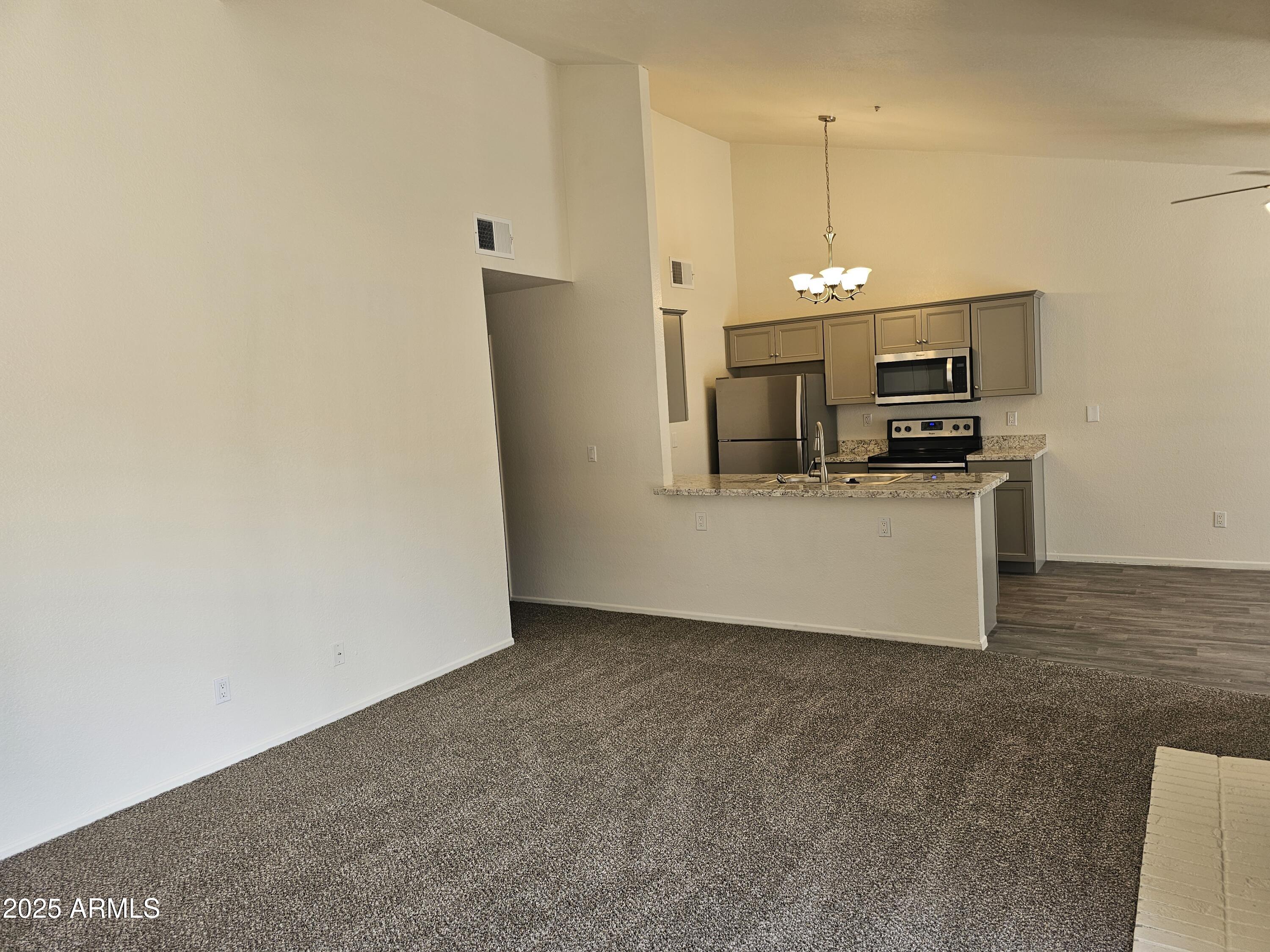 5236 W PEORIA Avenue 204