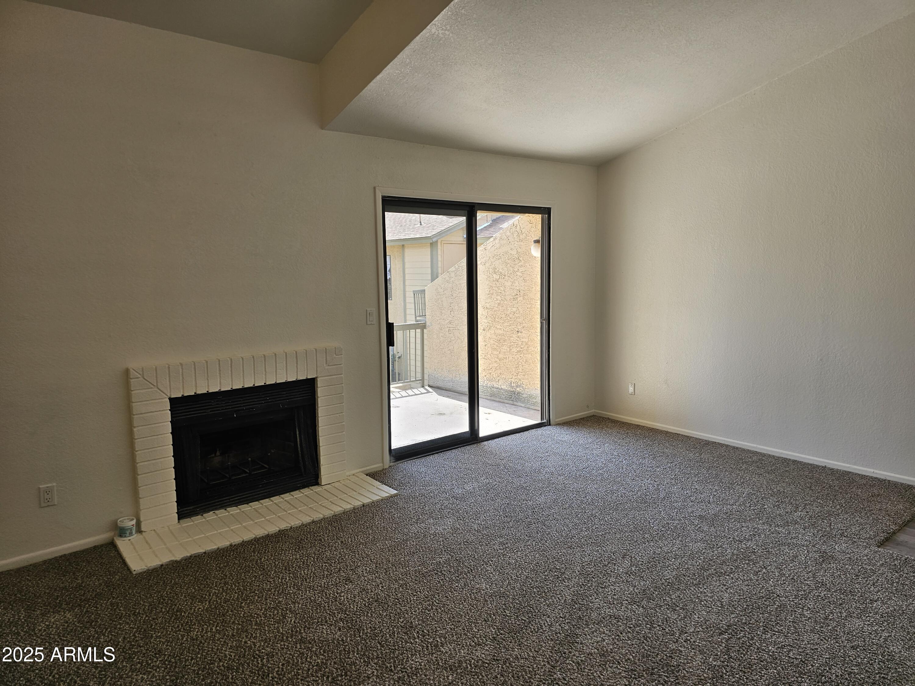 5236 W PEORIA Avenue 204