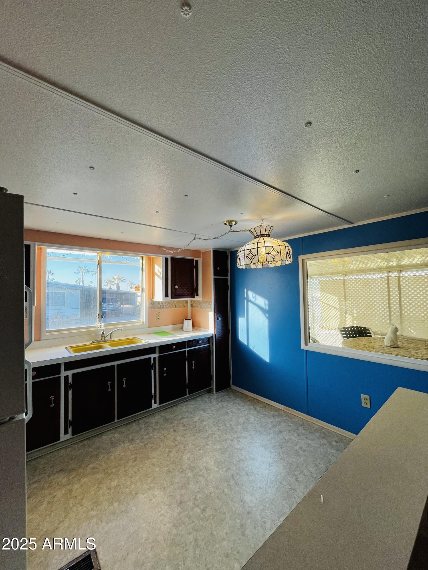 2100 N TREKELL Road 017