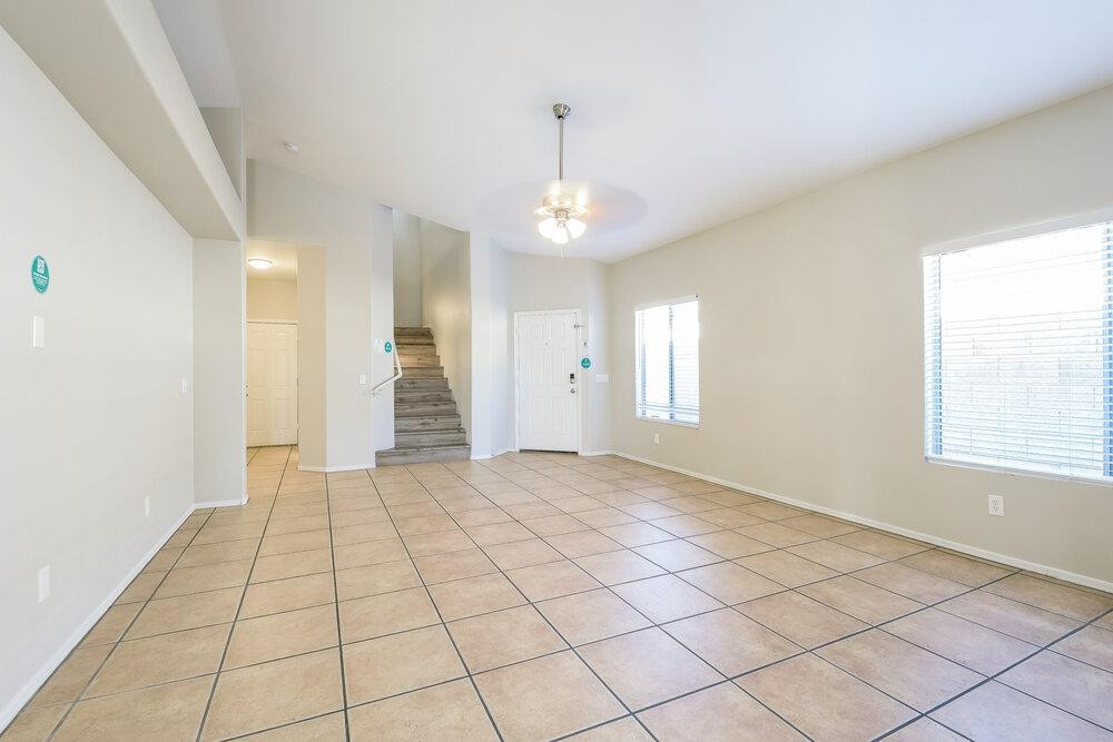 3915 W Buckskin Trail