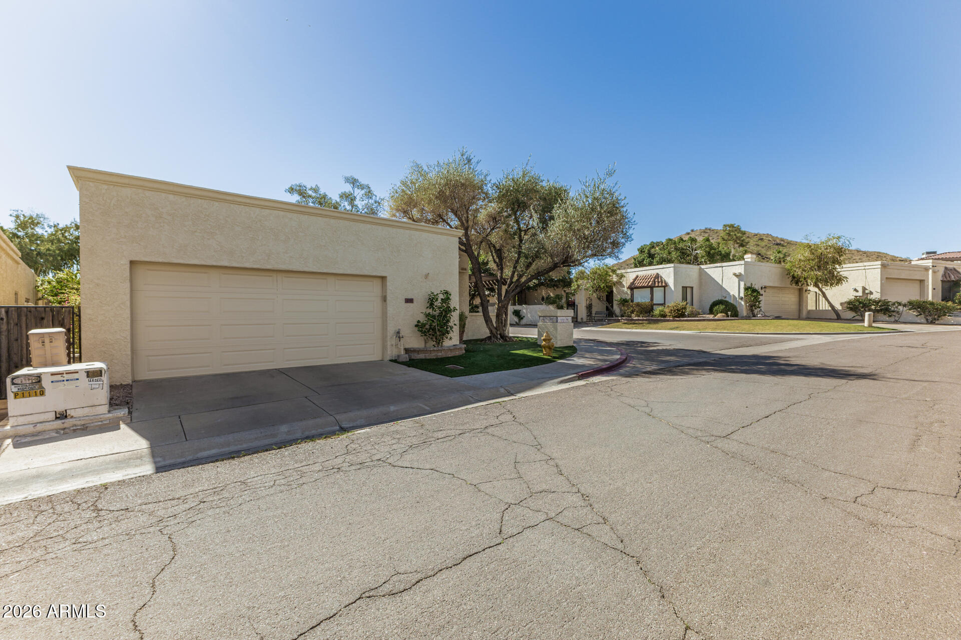 4701 E WINSTON Drive