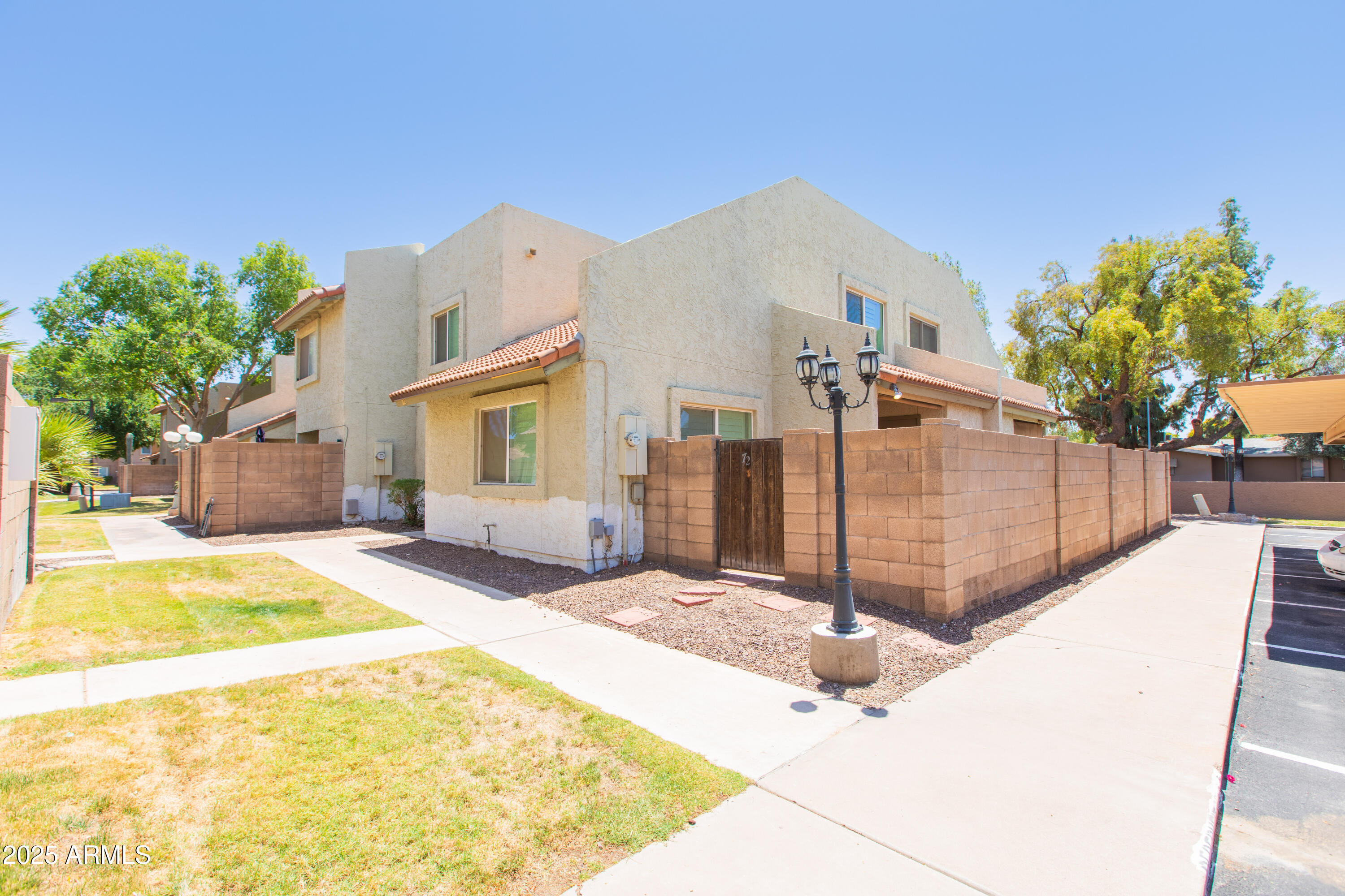 222 W BROWN Road 72