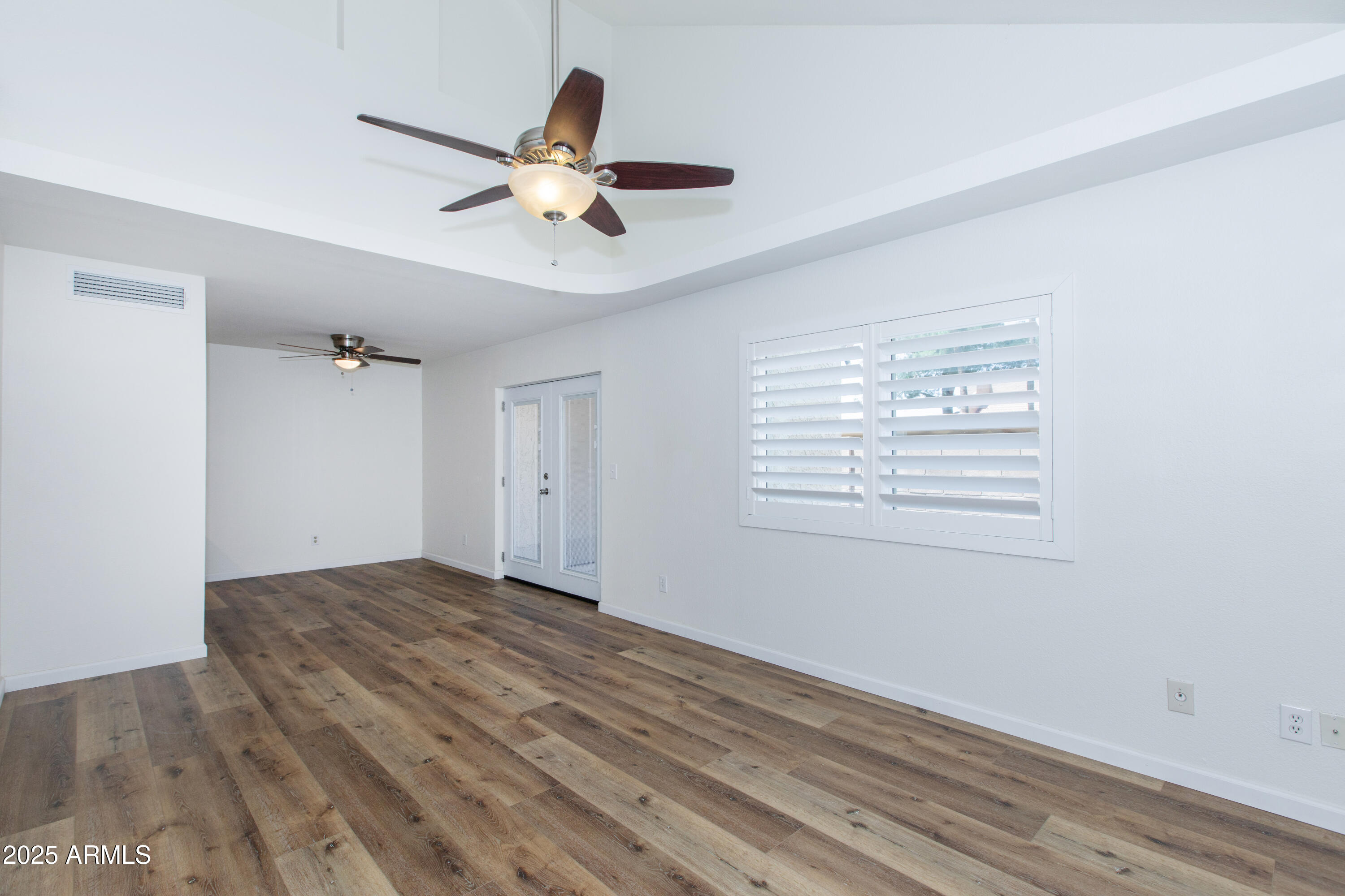 222 W BROWN Road 72