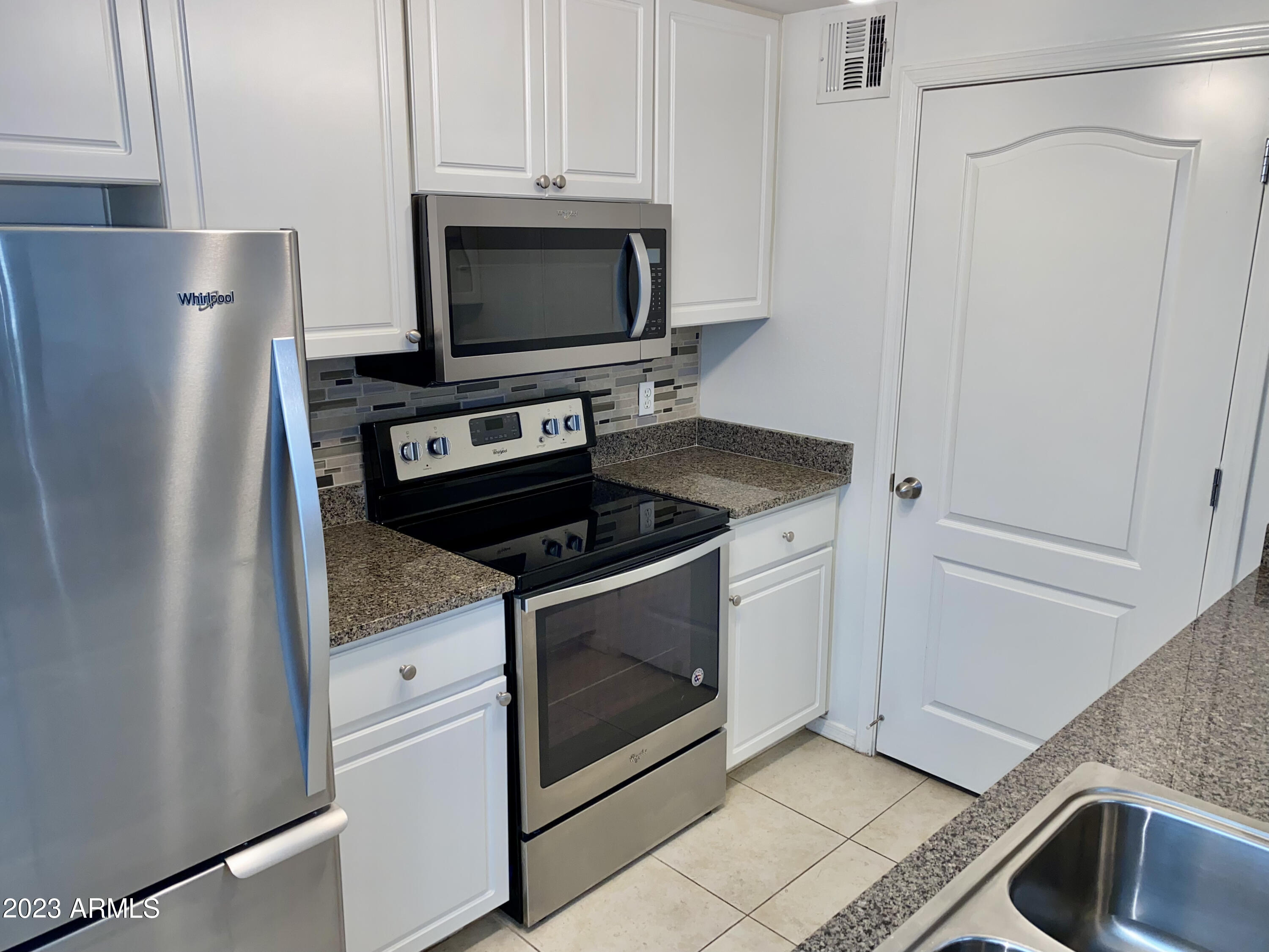 1701 E COLTER Street 415