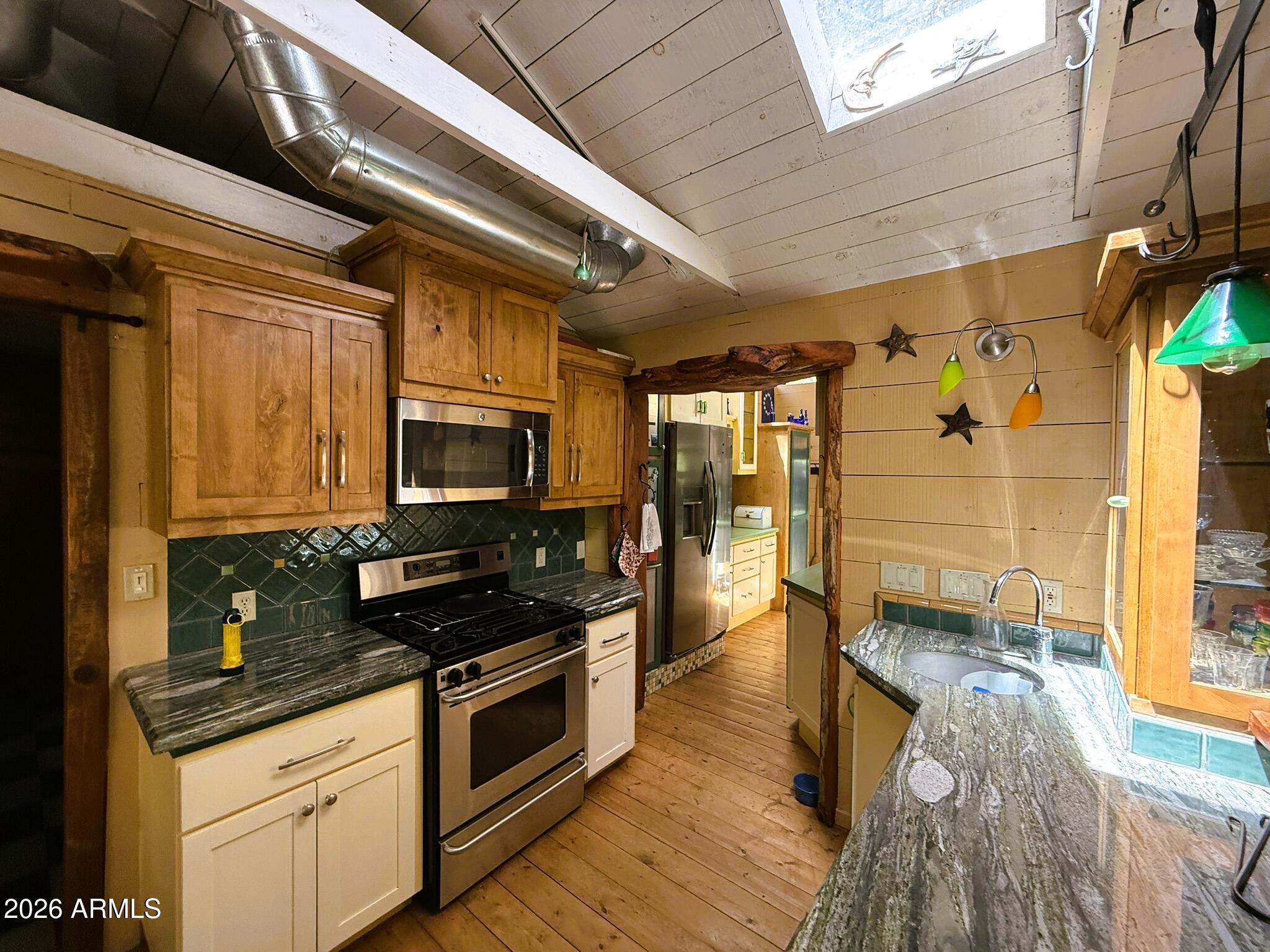 46200 N Seven Springs Road 16