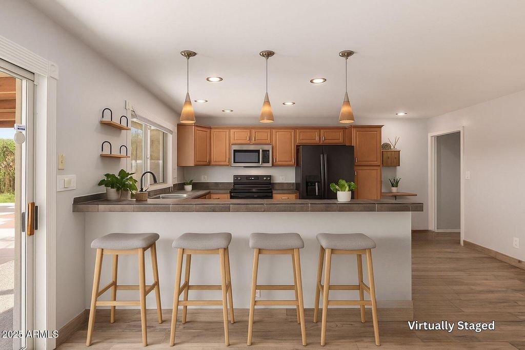 Photo of 307 W Santa Cruz Drive, Tempe, AZ 85282 (MLS # 6940371)