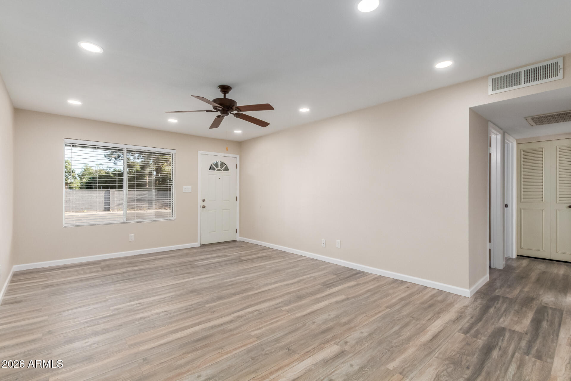 2215 W STRAFORD Drive